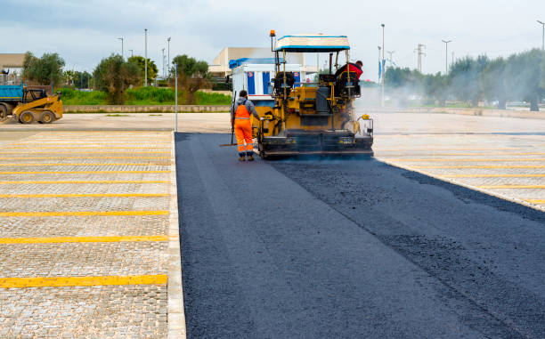 Best Concrete Paver Driveway  in Lla Lla East, WA