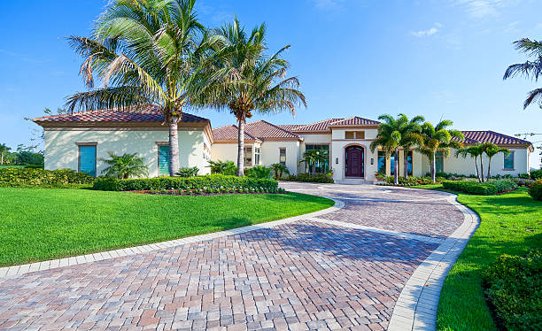 Best Driveway Paving Contractor  in Lla Lla East, WA